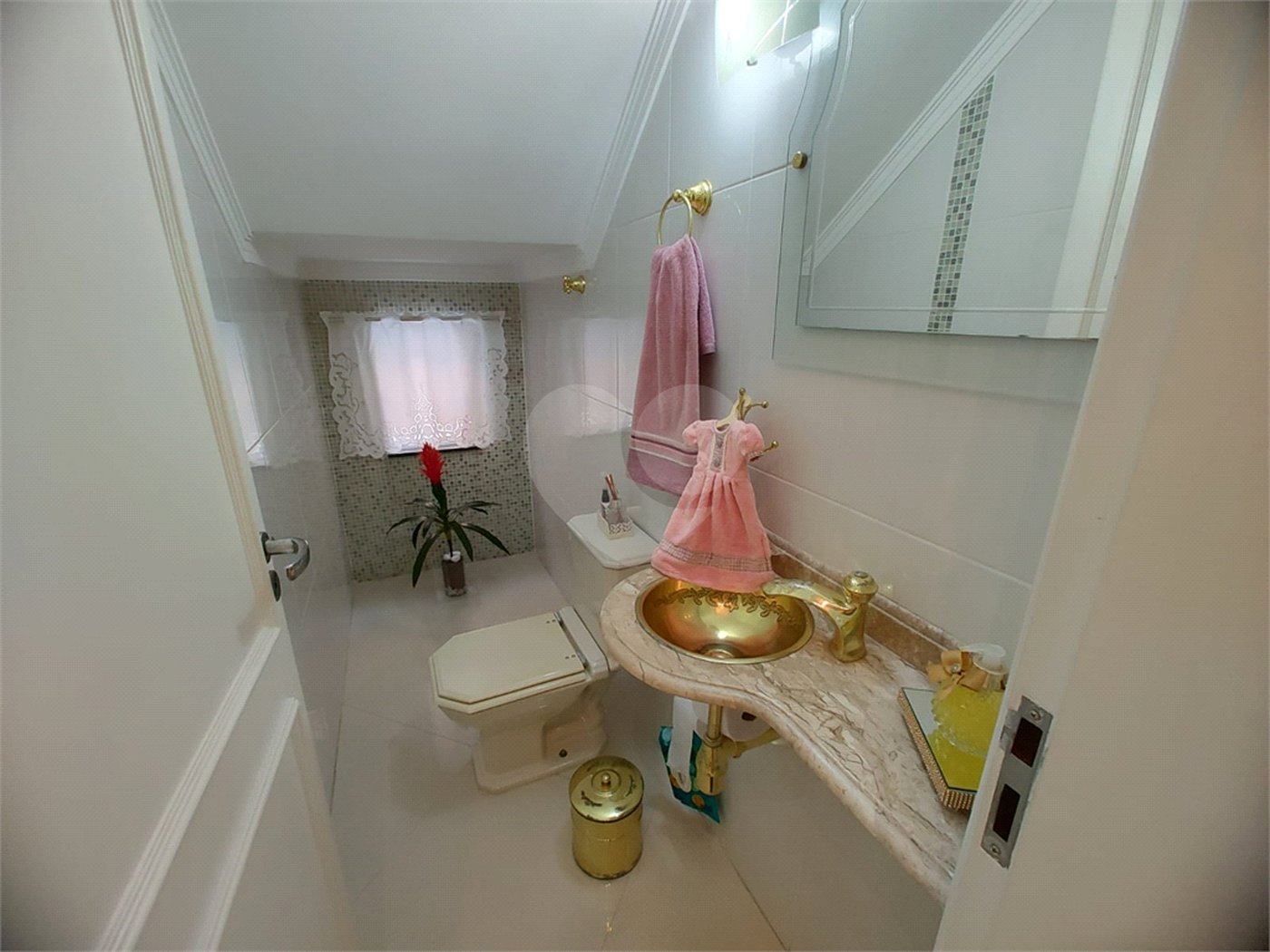 Sobrado à venda com 3 quartos, sendo 1 suíte, em Jardim Pinheiros, São Paulo, SP