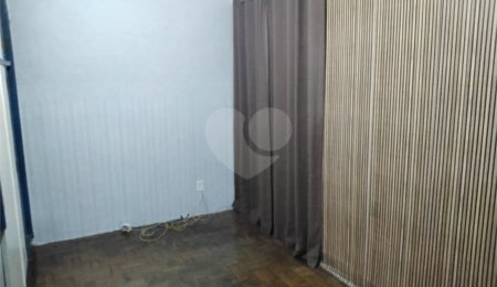 Sobrado à venda com 3 quartos em Bom Retiro, São Paulo, SP