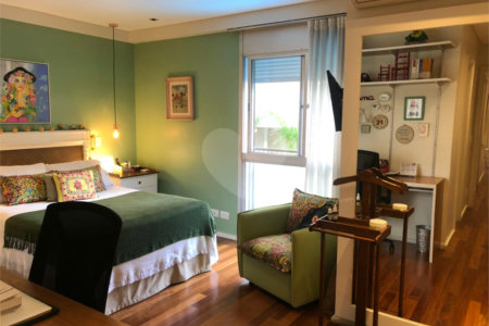 Apartamento à venda com 4 quartos, sendo 3 suítes, em Alto da Boa Vista, São Paulo, SP
