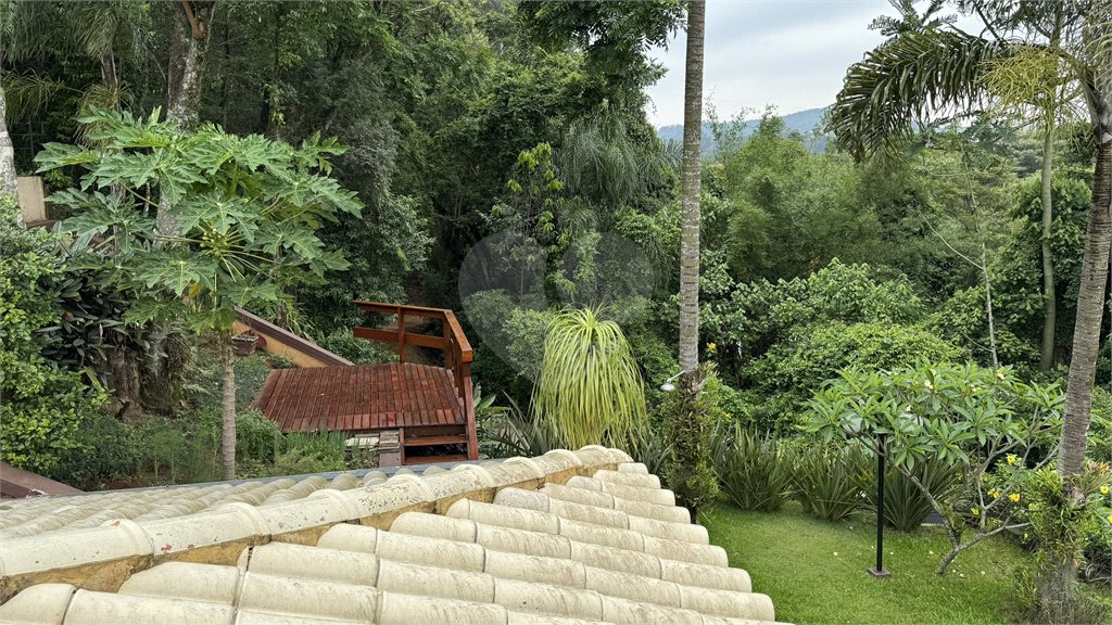Casa à venda com 3 suítes no condomínio Residencial Delle Stelle, Louveira - SP