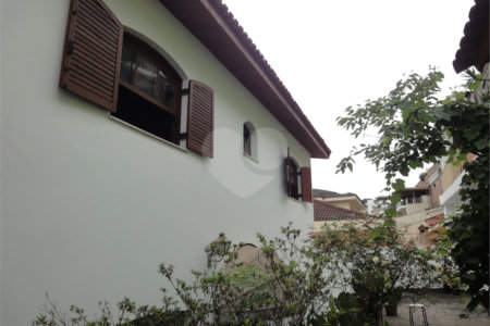 Sobrado à venda com 4 quartos, sendo 3 suítes, em Jardim São Bento, São Paulo, SP