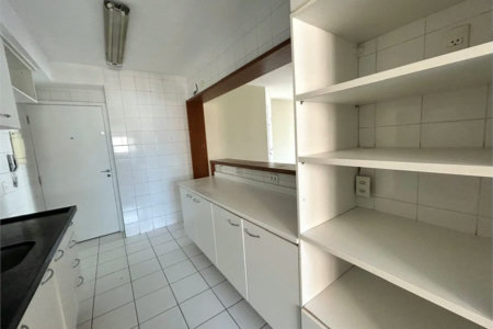 Apartamento à venda com 2 quartos, sendo 1 suíte, em Vila Andrade, São Paulo, SP