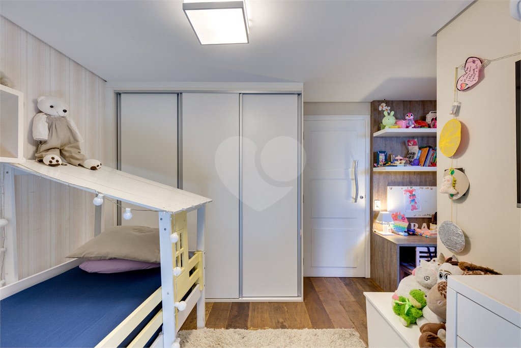 Casa à venda com 4 quartos, sendo 3 suítes, no condomínio Vila Hípica, São Paulo - SP