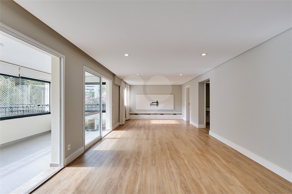 Apartamento à venda com 4 quartos, sendo 3 suítes, em Granja Julieta, São Paulo, SP