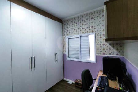 Sobrado à venda com 3 quartos, sendo 1 suíte,  em Residencial Colinas, Mogi das Cruzes, SP
