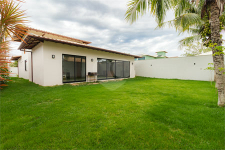 Casa à venda com 3 quartos, sendo 2 suítes, em Caravelas, Armação dos Búzios, RJ
