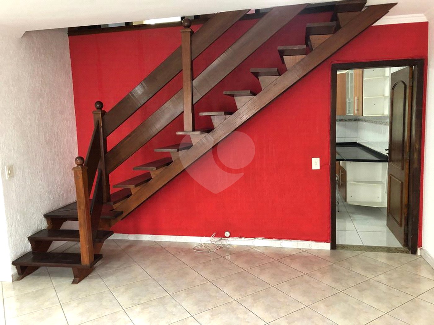 Casa à venda com 3 quartos, sendo 1 suíte, no condomínio Jardim das Pedras, São Paulo - SP