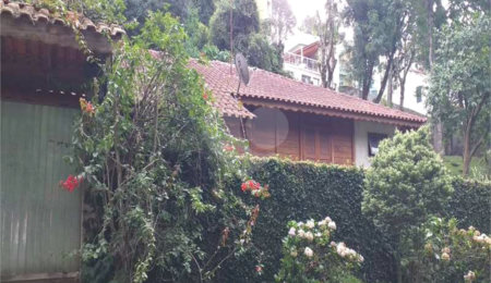 Casa à venda com 4 suítes no condomínio Alpes da Cantareira, Mairiporã - SP