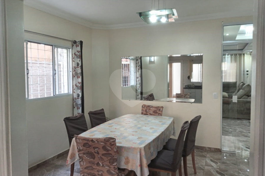 Sobrado à venda com 3 quartos, sendo 1 suíte, em Jardim Santa Beatriz, Guarulhos, SP