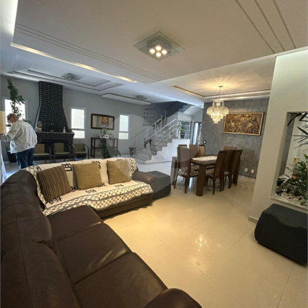 Casa à venda com 4 quartos, sendo 3 suítes,  no condomínio Mosaico da Serra, Mogi das Cruzes - SP