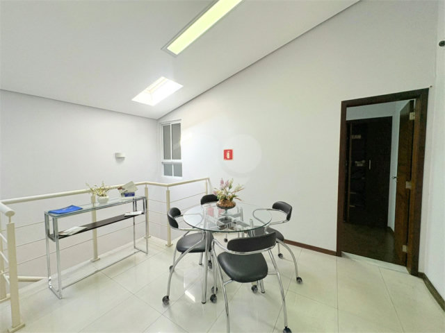 Sobrado à venda com 4 quartos em Santana, São Paulo, SP