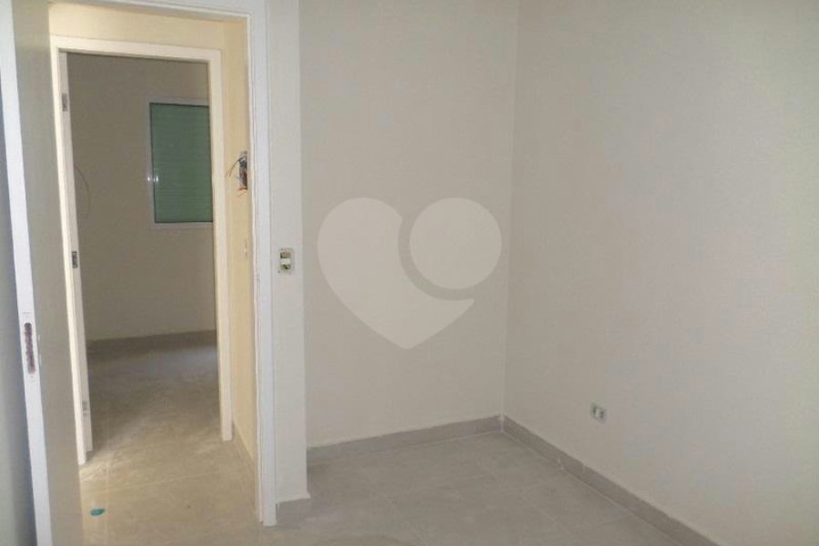 Casa à venda com 2 quartos no condomínio Maracujas, São Paulo - SP