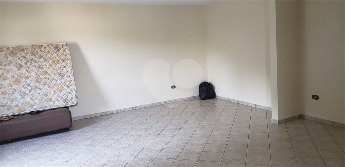 Casa à venda com 5 quartos, sendo 2 suítes, no condomínio Alpes da Cantareira, Mairiporã - SP