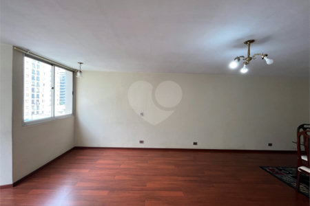 Apartamento à venda com 3 quartos, sendo 1 suíte, em Itaim Bibi, São Paulo, SP