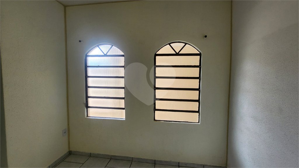Casa à venda com 4 quartos, sendo 1 suíte, em Jardim Roberto Selmi Dei, Araraquara, SP
