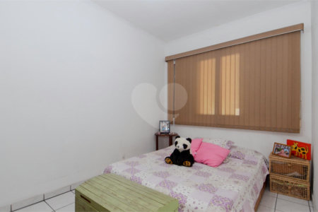 Casa à venda com 4 quartos, sendo 1 suíte, em Jardim Nova Taboão, Guarulhos, SP