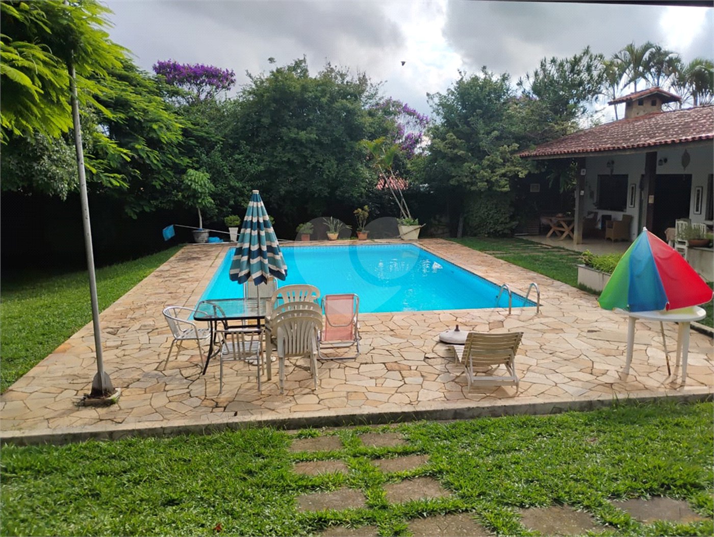 Casa à venda com 3 quartos, sendo 1 suíte,  em Vila Suissa, Mogi das Cruzes, SP