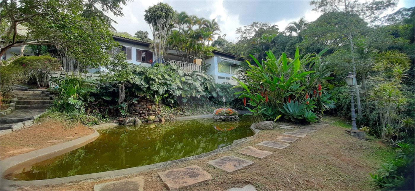 Casa à venda com 6 quartos, sendo 5 suítes, em Roseira, Mairiporã, SP