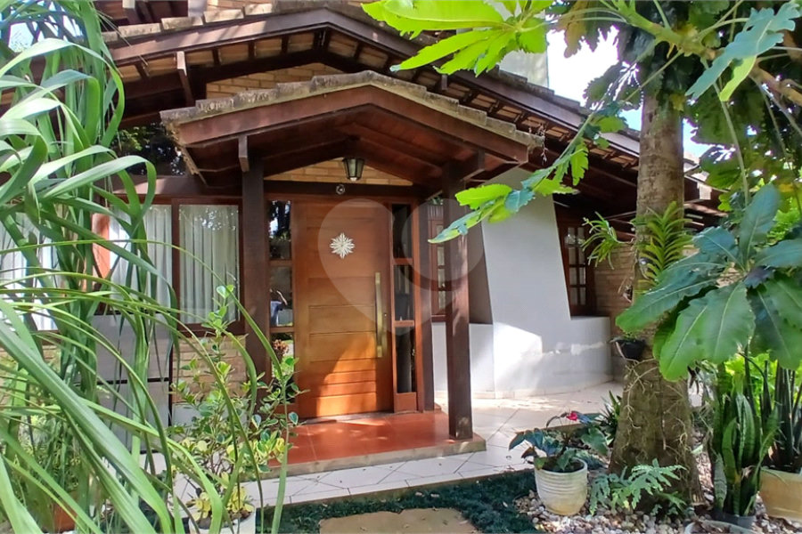 Casa à venda com 4 suítes no condomínio Sausalito, Mairiporã - SP