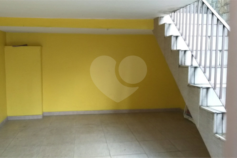 Sobrado à venda com 3 quartos em Vila Irmãos Arnoni, São Paulo, SP