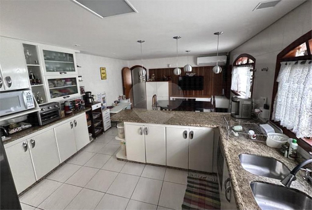 Casa à venda com 3 quartos, sendo 1 suíte,  no condomínio Residencial Nabuco de Araújo, São Paulo - SP