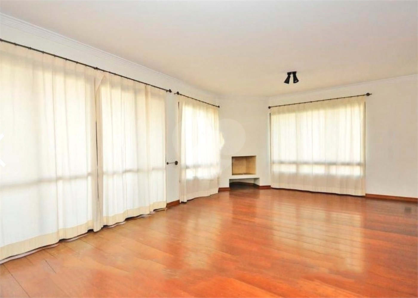 Apartamento com 3 Quartos à Venda, 190,56 m² por R$ 750.000