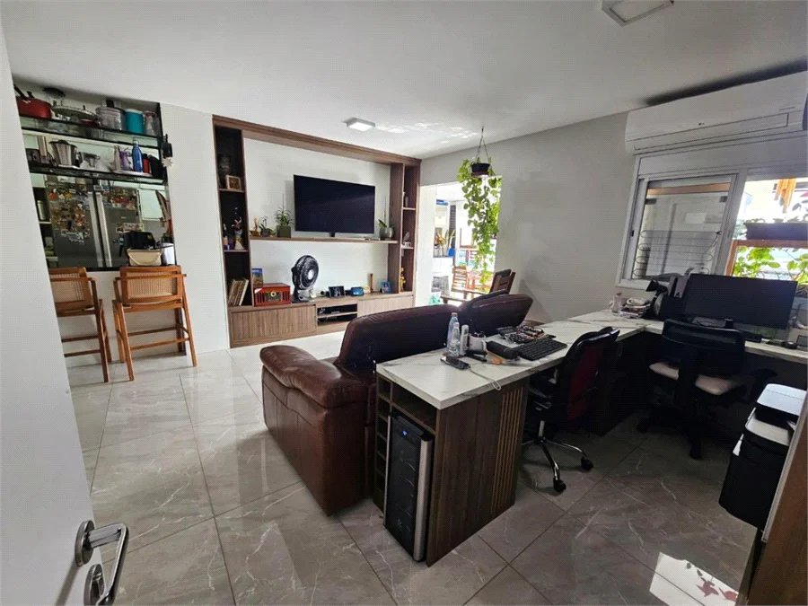 Apartamento à venda com 2 suítes em Vila Anastácio, São Paulo, SP