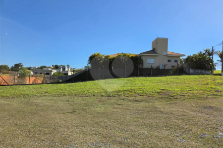 Terreno à venda no condomínio Village Araçoiaba, Araçoiaba da Serra - SP