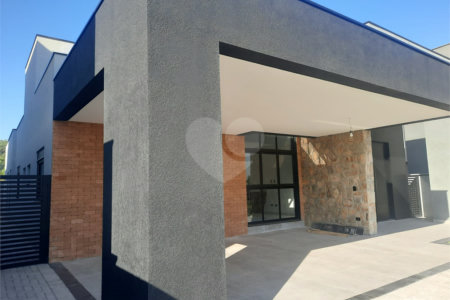 Casa à venda com 3 suítes no condomínio Alphaville 4, Votorantim - SP