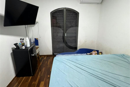 Sobrado à venda com 4 quartos, sendo 1 suíte,  em Jardim Santa Rosa, Araraquara, SP