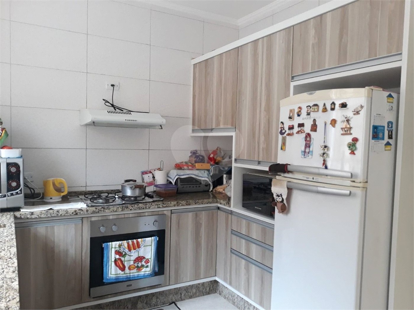 Sobrado à venda com 3 quartos, sendo 1 suíte,  em Esplanada Mendes Moraes, São Roque, SP