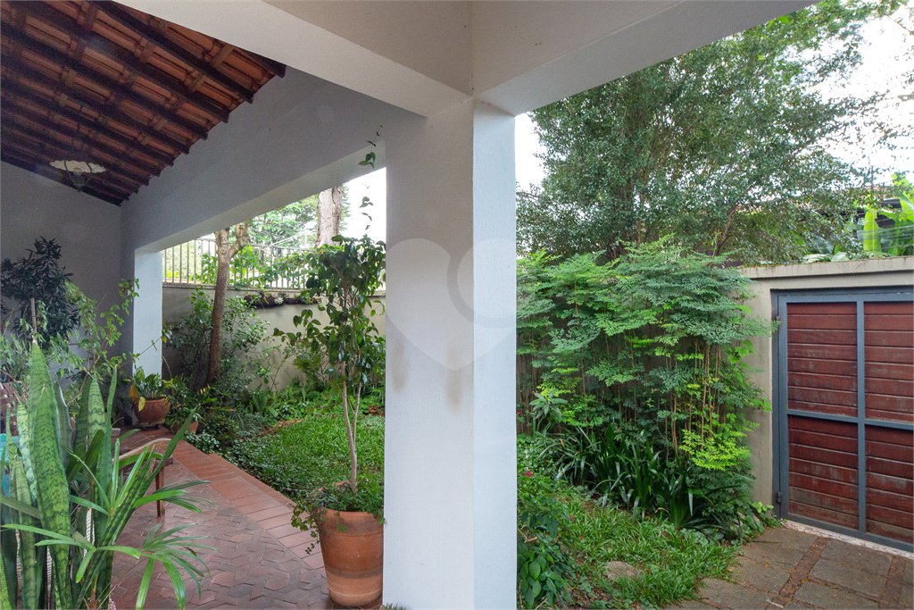 Casa à venda com 3 quartos, sendo 1 suíte, em Alto da Boa Vista, São Paulo, SP