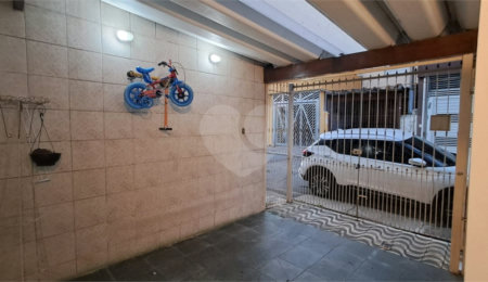 Sobrado à venda com 3 quartos, sendo 1 suíte, em Vila Constança, São Paulo, SP