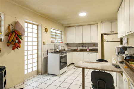 Casa Térrea à venda com 4 quartos, sendo 2 suítes, em Jardim Europa, São Paulo, SP