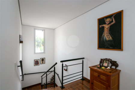Casa à venda com 5 quartos, sendo 4 suítes, no condomínio Villa de Monterey, São Paulo - SP