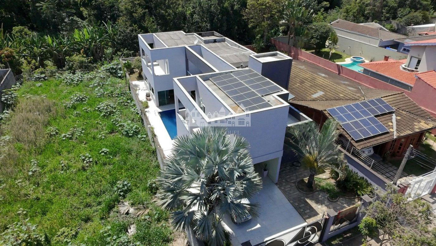 Casa à venda com 5 quartos, sendo 3 suítes, em Loteamento Jardim Morumbi, Atibaia, SP