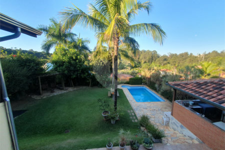 Casa à venda com 4 quartos, sendo 2 suítes,  no condomínio Vinhas da Vista Alegre - Lado Café, Vinhedo - SP