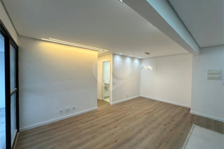 Apartamento à venda com 3 quartos, sendo 1 suíte,  em Chora Menino, São Paulo, SP