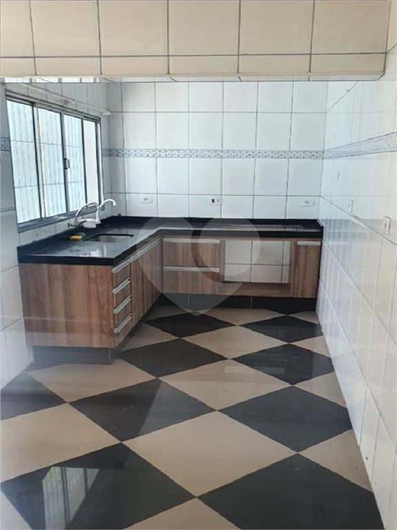 Sobrado à venda com 3 quartos, sendo 1 suíte, em Parque Ramos Freitas, São Paulo, SP
