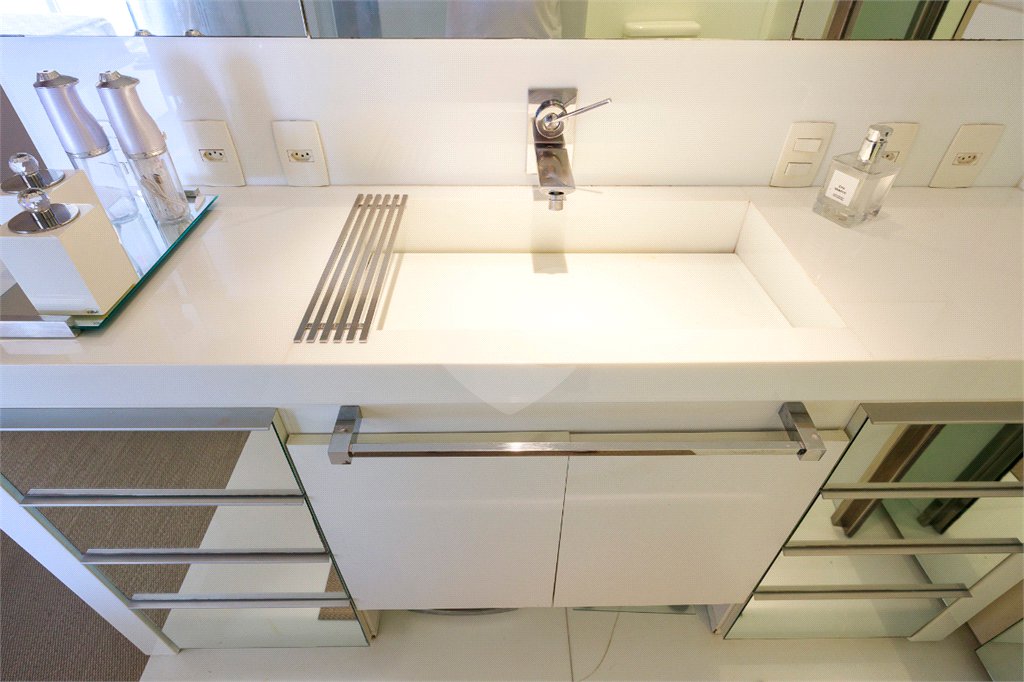 Apartamento à venda com 3 suítes em Cidade Monções, São Paulo, SP
