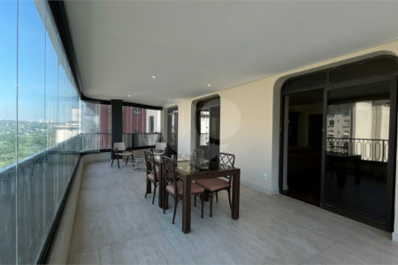 Apartamento à venda com 4 quartos, sendo 3 suítes, em Itaim Bibi, São Paulo, SP