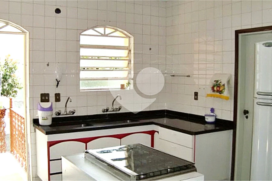 Sobrado à venda com 6 quartos, sendo 3 suítes, em Horto, São Paulo, SP