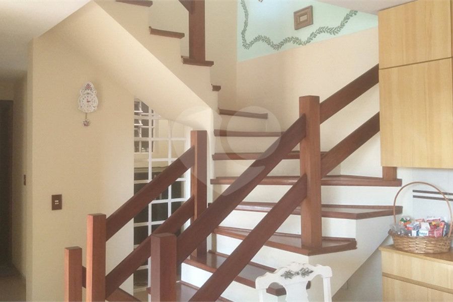 Casa à venda com 3 suítes em Parque Peruche, São Paulo, SP