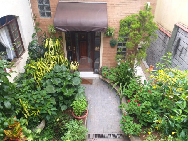Sobrado à venda com 4 quartos, sendo 1 suíte,  em Tremembé, São Paulo, SP