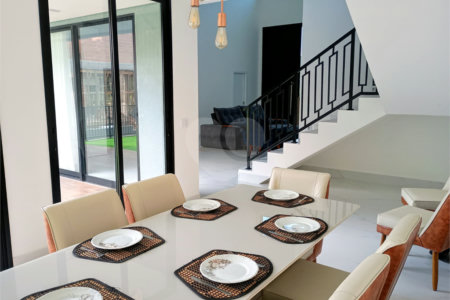 Casa à venda ou para alugar com 4 suítes no Centro, Jambeiro, SP