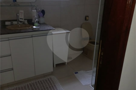 Sobrado à venda com 3 quartos em Jardim Marisa, São Paulo, SP