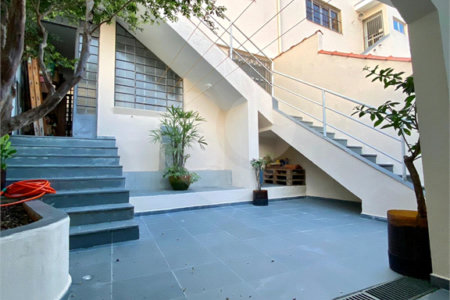 Sobrado à venda com 3 quartos, sendo 1 suíte, em Vila Paulicéia, São Paulo, SP