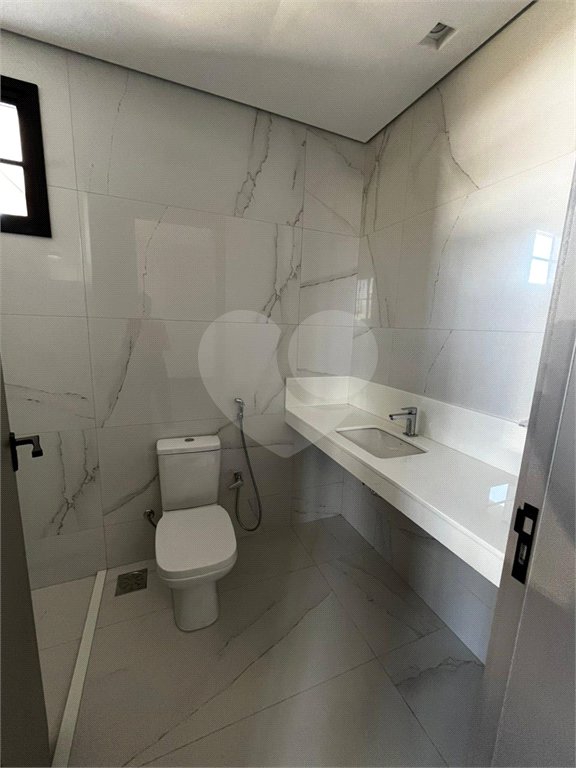 Casa à venda com 4 quartos, sendo 2 suítes,  no condomínio Florais Itália, Cuiabá - MT
