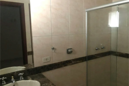 Casa à venda com 4 suítes no condomínio Vila das Emboabas, São Paulo - SP