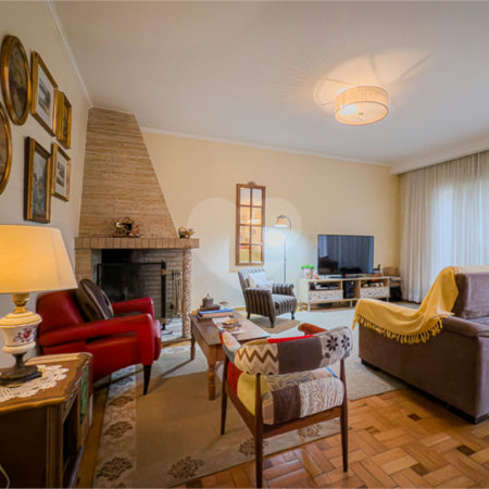 Casa à venda com 3 quartos, sendo 2 suítes,  em Jardim da Saúde, São Paulo, SP